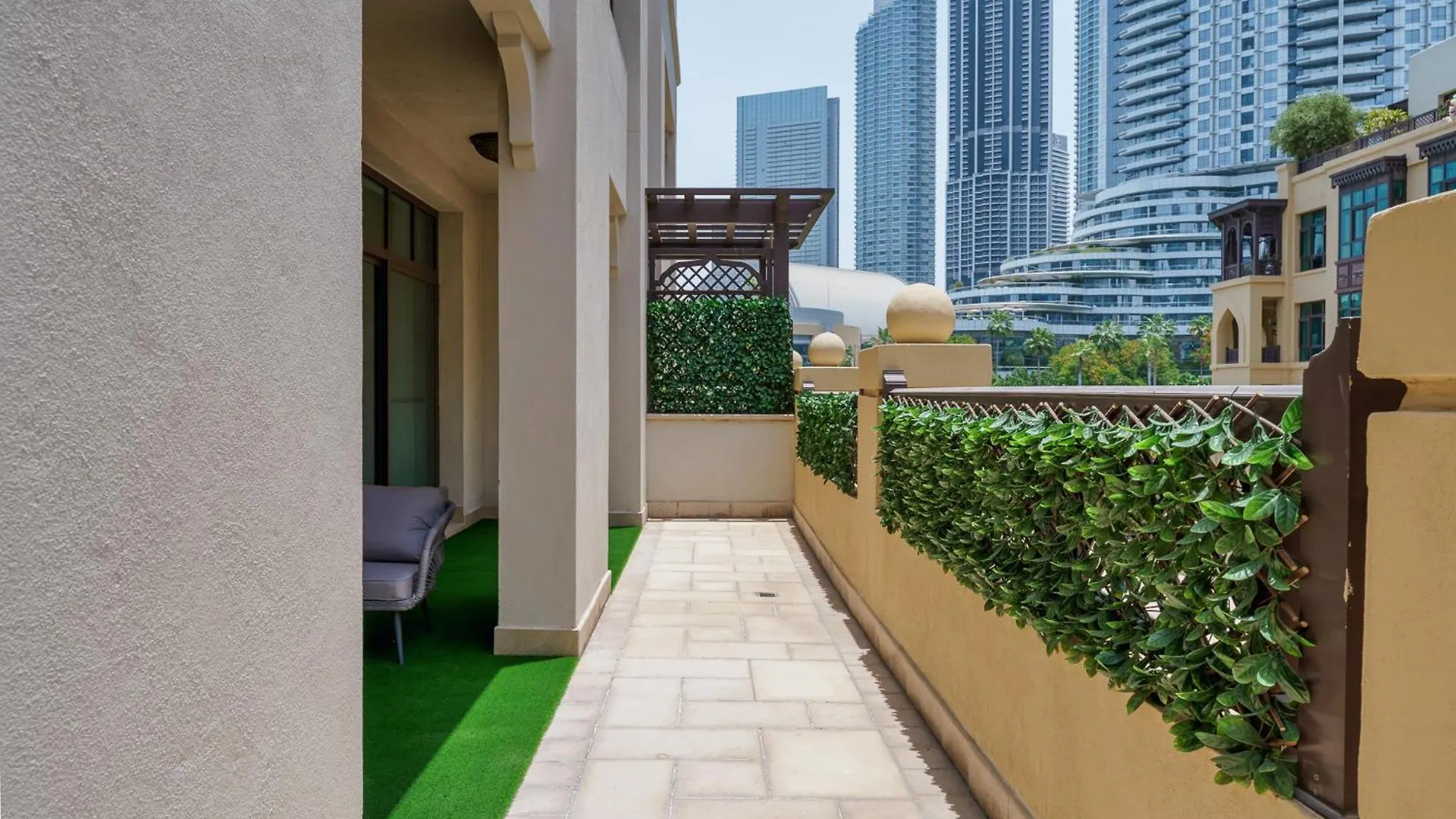 Astonishing Apartment Just A 2 Minutes Walk To Dubai Mall