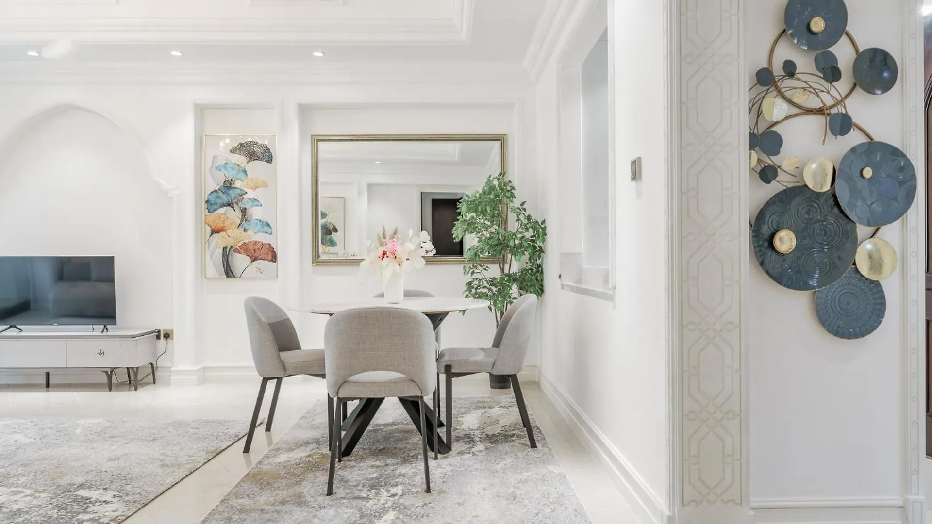 Astonishing Apartment Just A 2 Minutes Walk To Dubai Mall