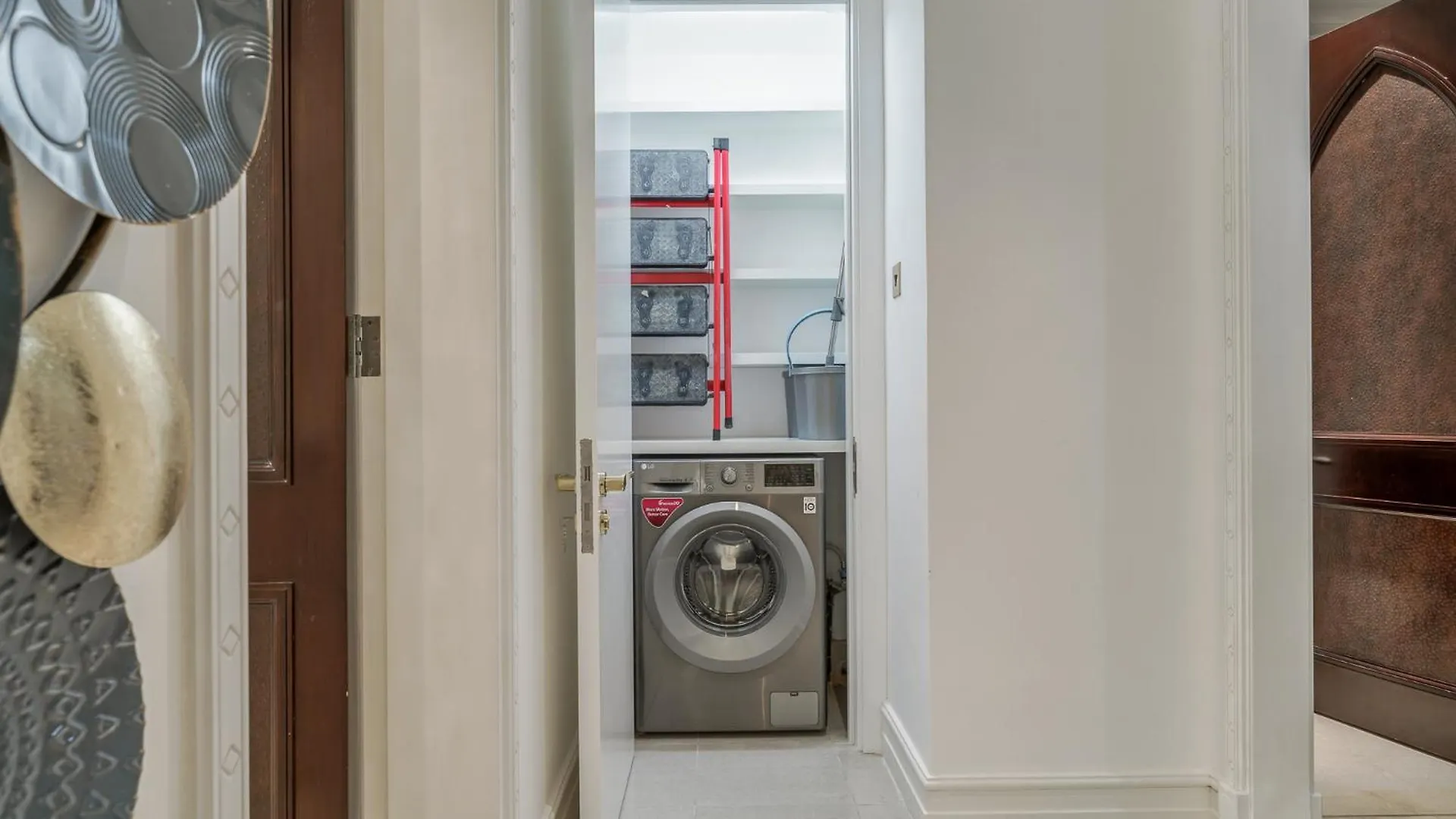 Astonishing Apartment Just A 2 Minutes Walk To Dubai Mall