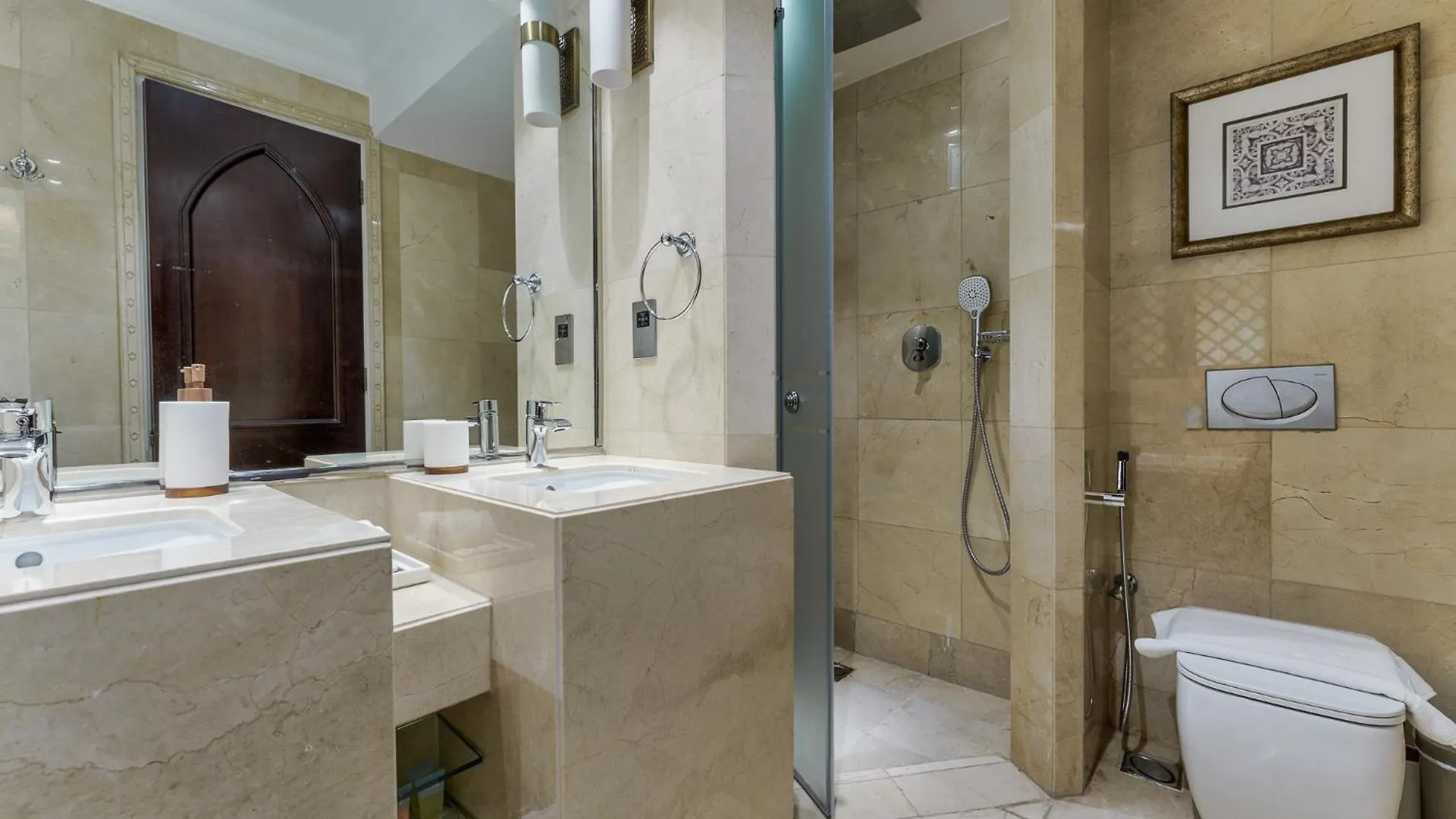 Astonishing Apartment Just A 2 Minutes Walk To Dubai Mall