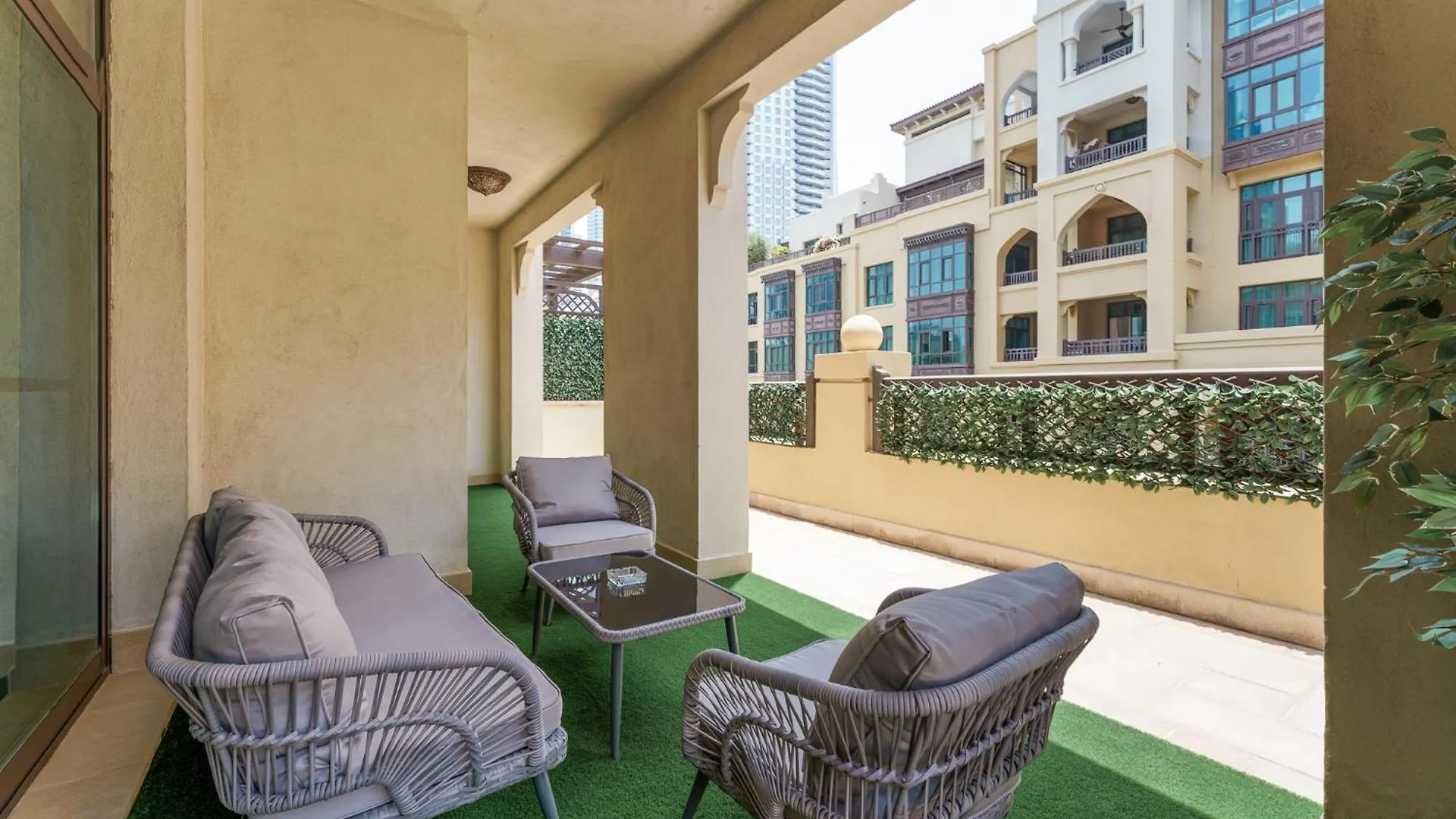 Astonishing Apartment Just A 2 Minutes Walk To Dubai Mall