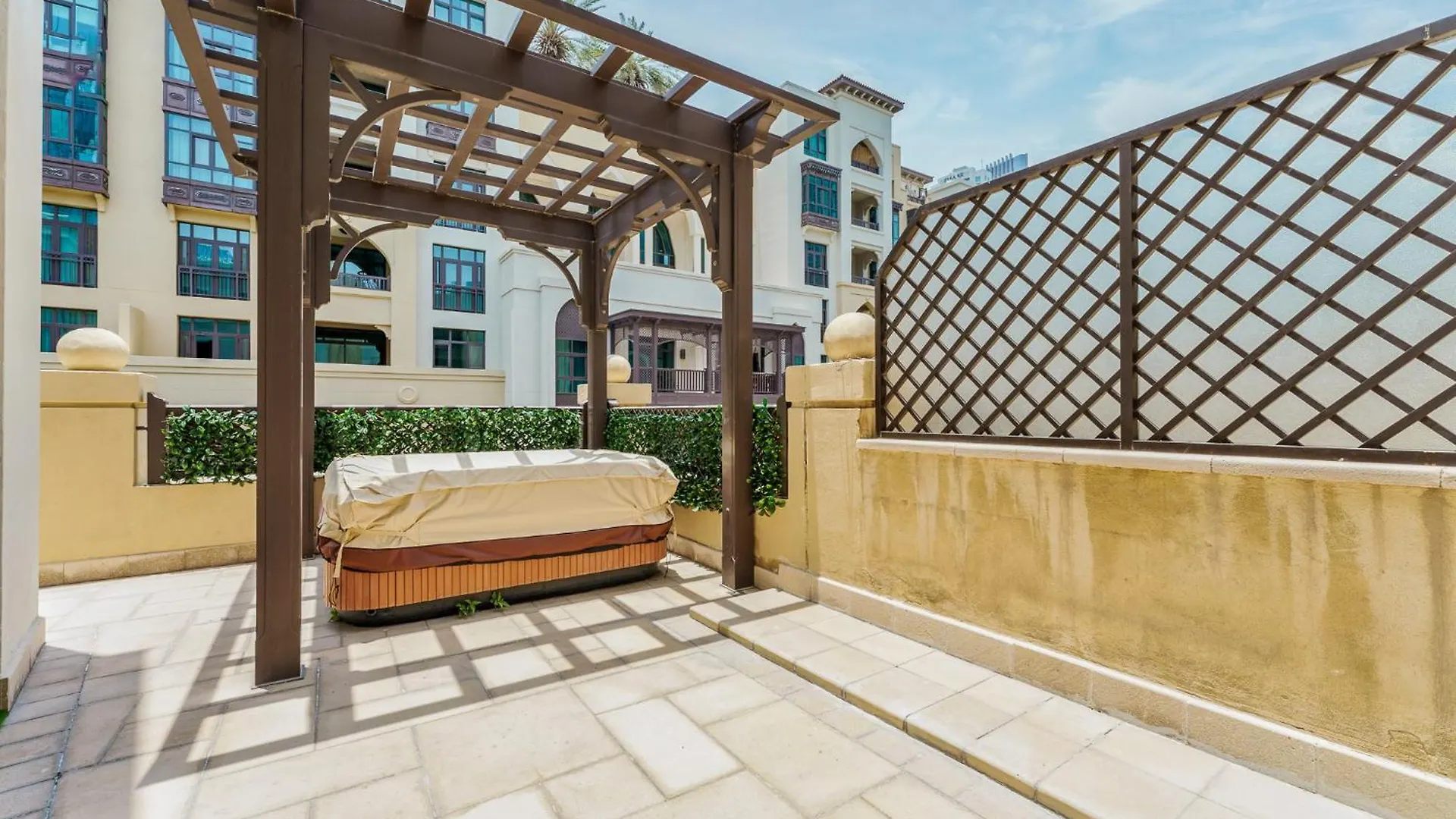 Astonishing Apartment Just A 2 Minutes Walk To Dubai Mall 0*,  United Arab Emirates